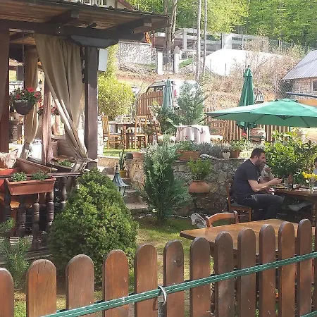 Restaurant And - T'ga Za Jug B&B *
